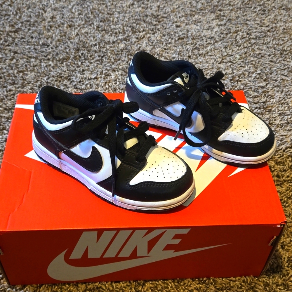 Nike Panda kids black & white size 11c